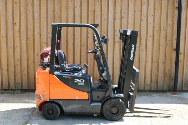 Southern Forklift Services | Forklift Hire | Forklift Sales
