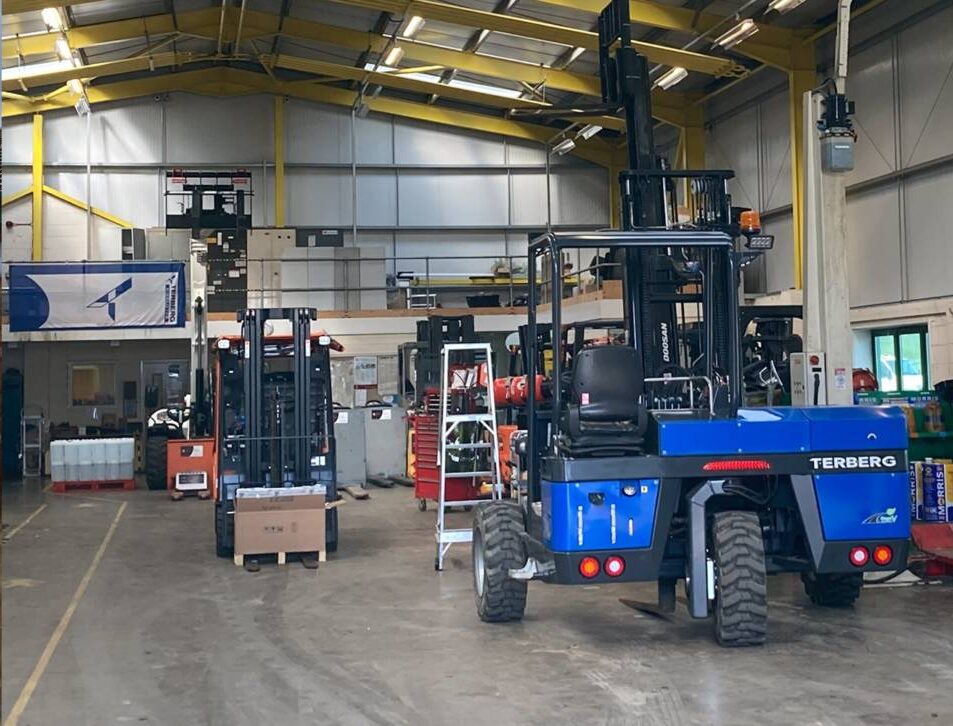 Southern Forklift Services | Forklift Hire | Forklift Sales