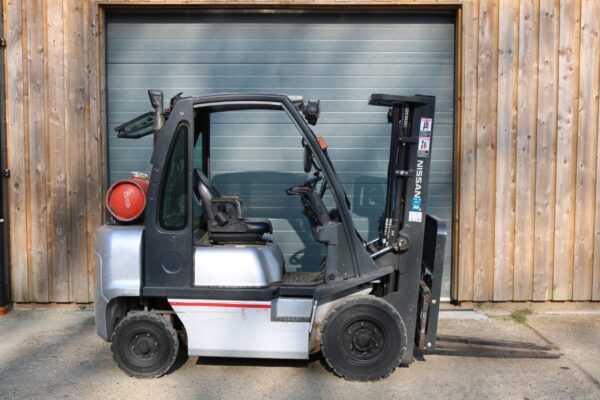Nissan 2.5 pic 1
